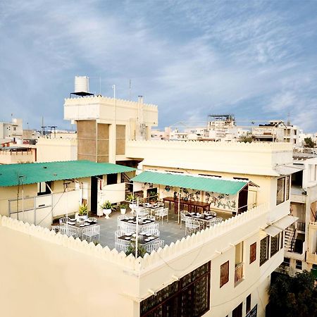The Kesar Niwas Hotel Удайпур Екстериор снимка