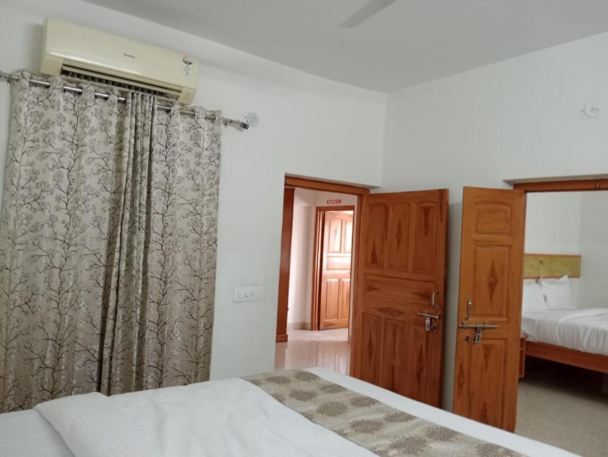 The Kesar Niwas Hotel Удайпур Екстериор снимка