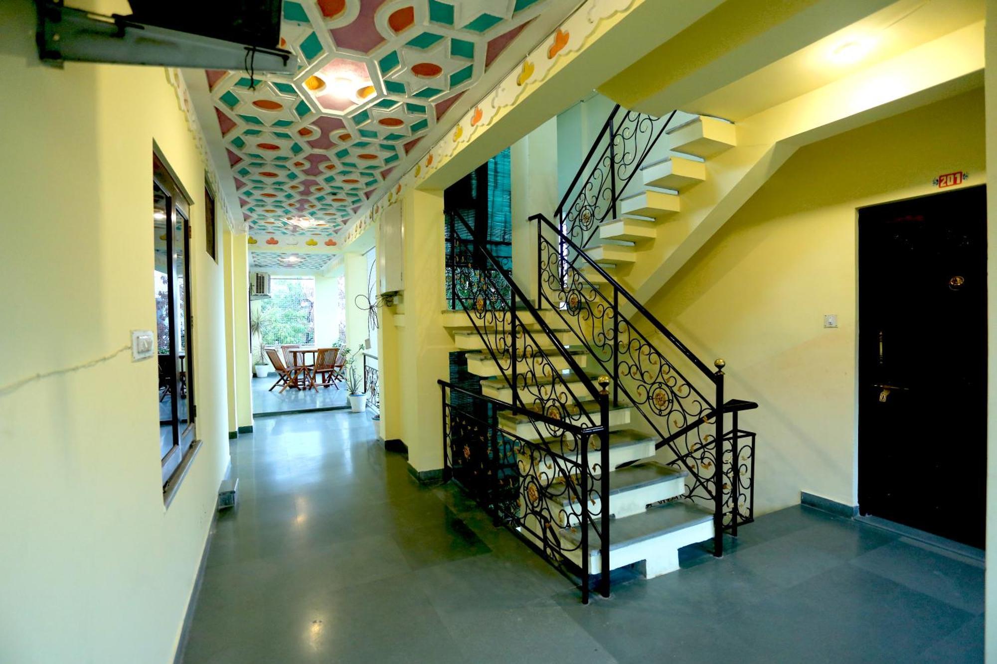 The Kesar Niwas Hotel Удайпур Екстериор снимка
