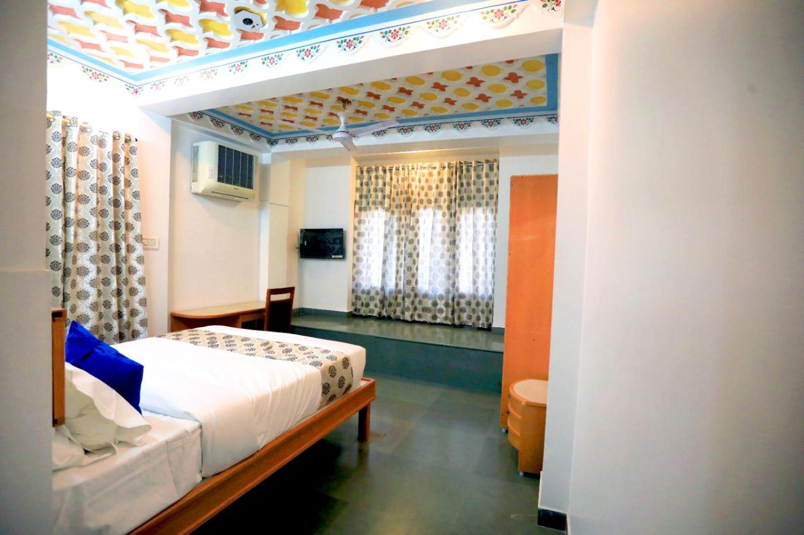 The Kesar Niwas Hotel Удайпур Екстериор снимка